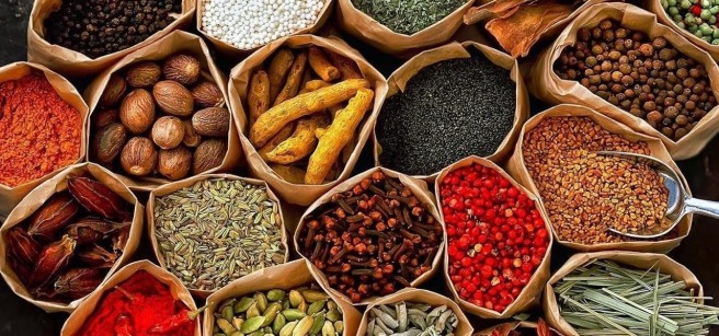 ingredients-101-buying-grinding-tempering-spices-1280x600